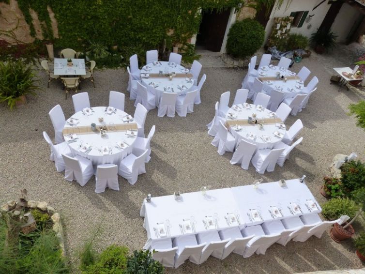 courtyard_wedding_mallorca-2000x1500