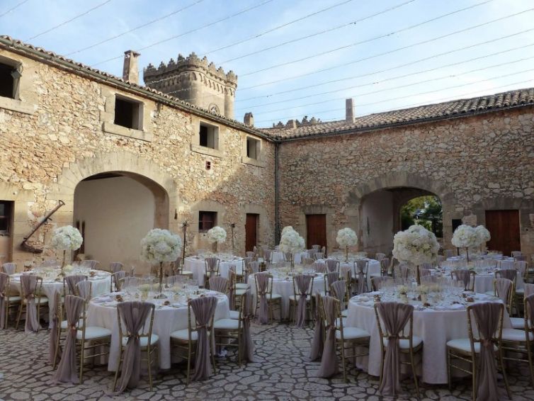 decorators-2000x1500