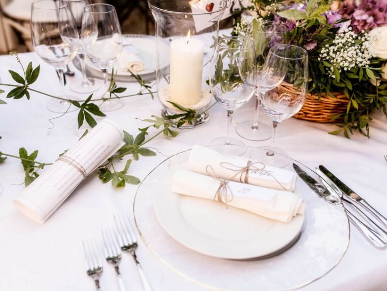 table_setting-2000x1333