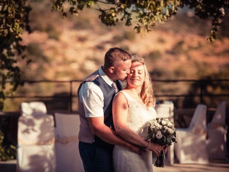 warm-couple-2000x1333